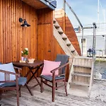Hausboot Kanja Huus & * هايليغنهافن