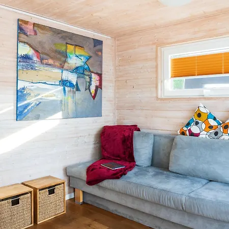 Botel Hausboot Kanja Huus & *