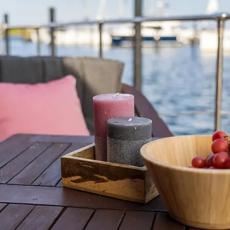 Hausboot Kanja Huus & Bådhotel *