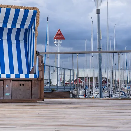 Hausboot Kanja Huus & * Heiligenhafen