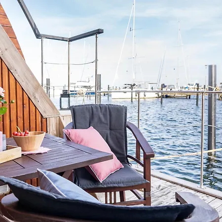 Hausboot Kanja Huus &